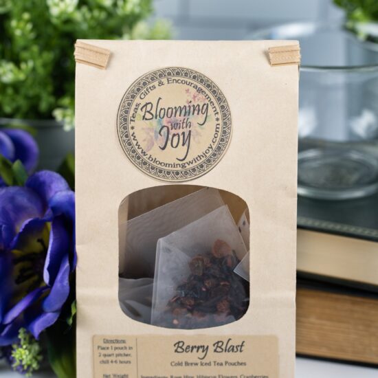 Alternative view of Berry Blast 6 Two Quart Sized Pouches